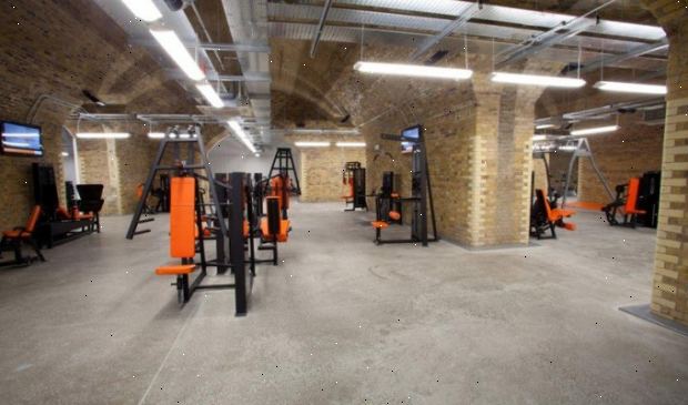 Fitness. Gjør husarbeid en treningsøkt. Fitness. Gjør husarbeid en treningsøkt.